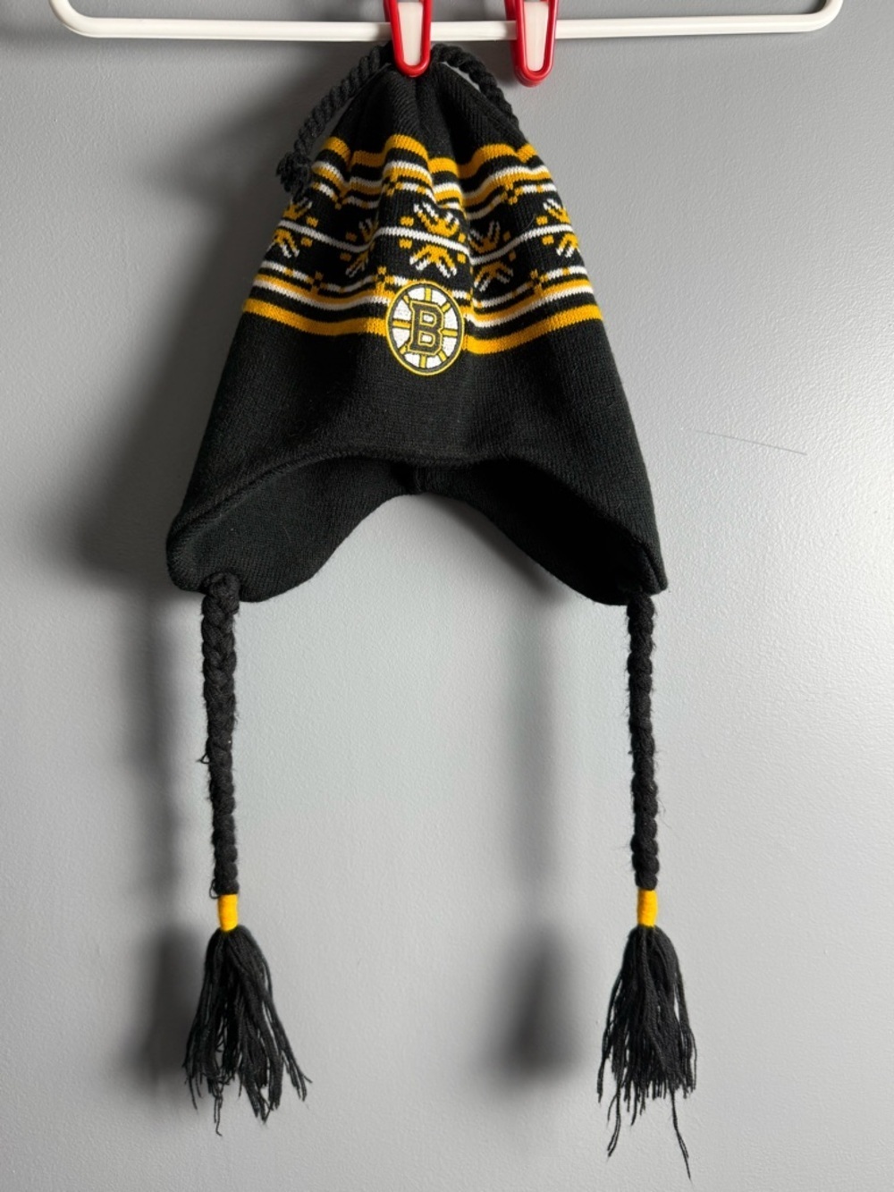 Old Time Sports Boston Bruins Pom Pom Beanie